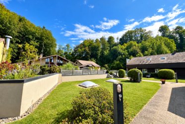 Pour investisseurs – Lot de 4 appartements, une surface commerciale en PPE et 10 parkings